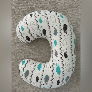 🐳 Whale Pattern Boppy Nursing Pillow + Cover 🖤🤍💙 Great Condition!